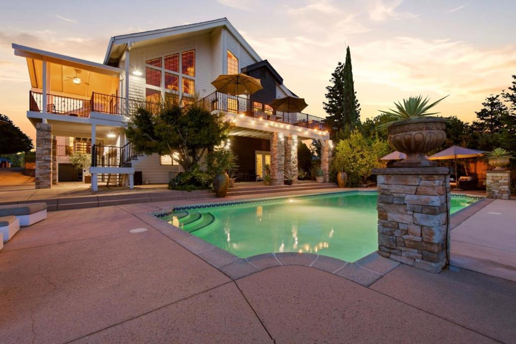 881 Sunkist Court Property Photo 87