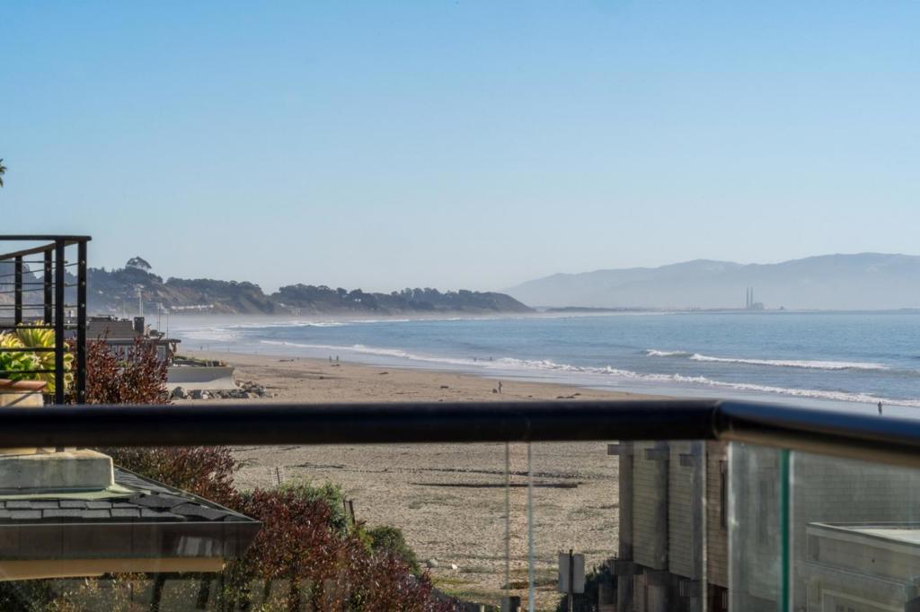635 Beach Drive Property Photo 1