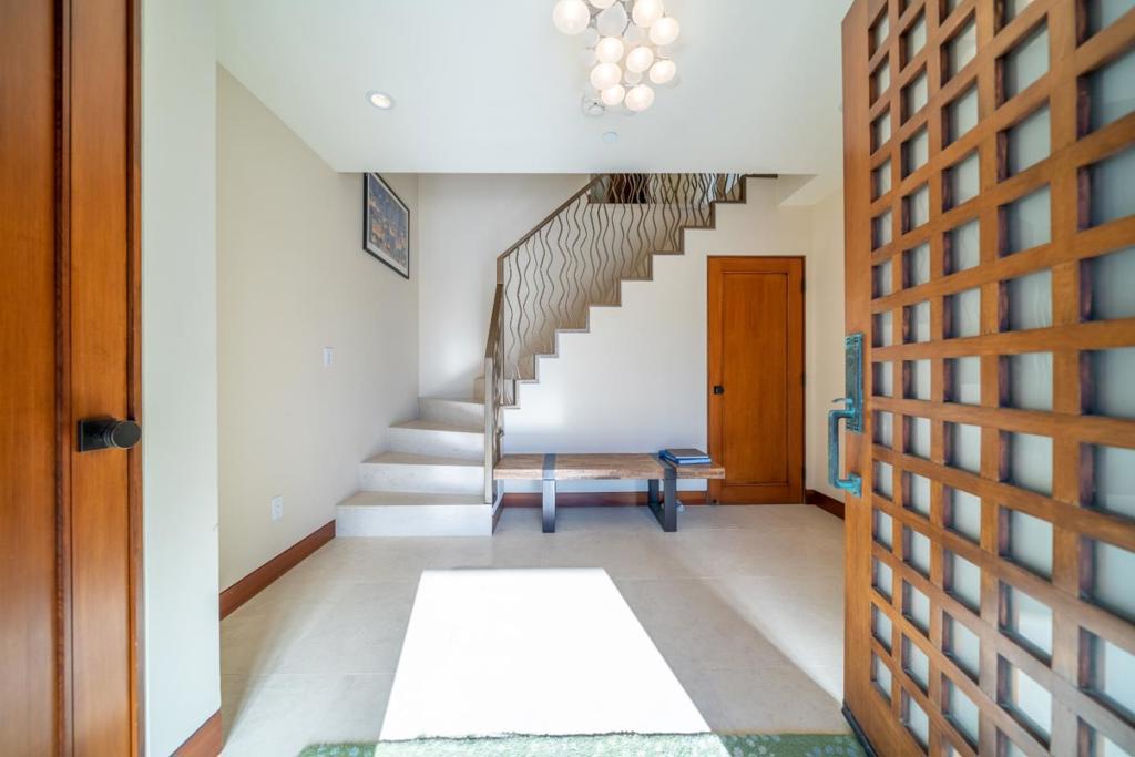 635 Beach Drive Property Photo 5