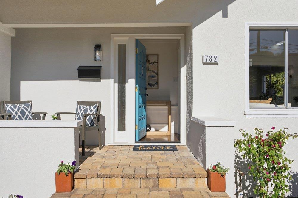 732 Farringdon Lane Property Photo 3