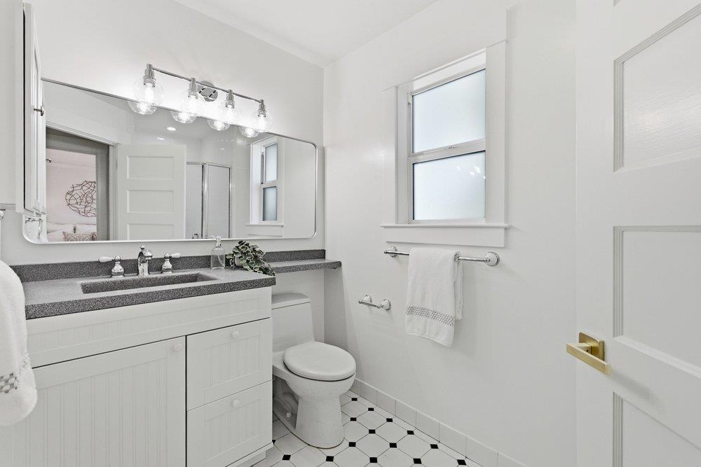 732 Farringdon Lane Property Photo 17