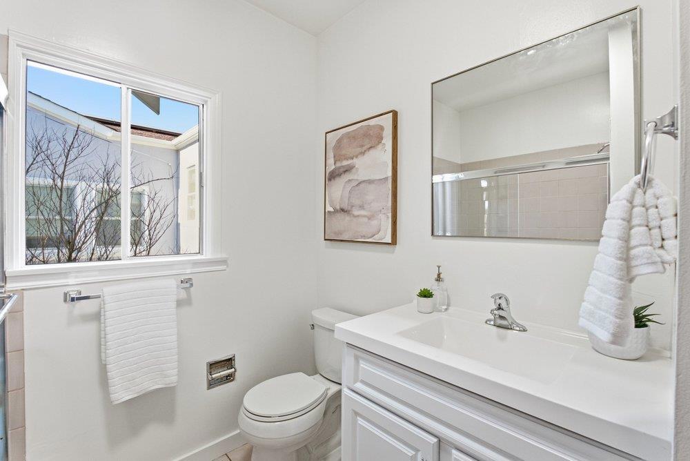 732 Farringdon Lane Property Photo 21