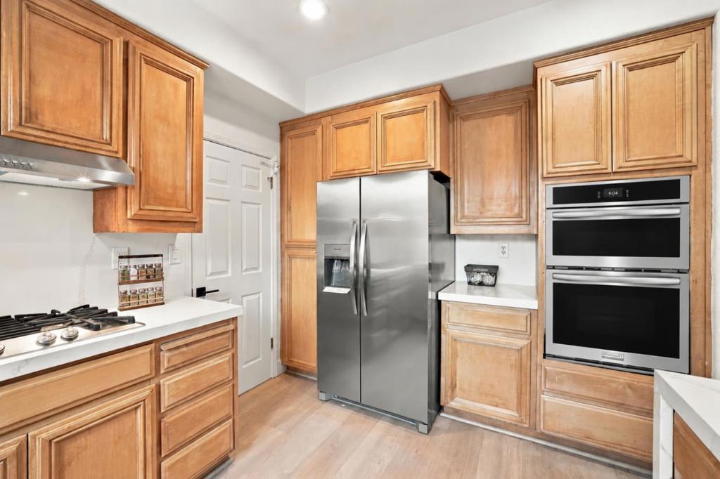 2383 Flickinger Avenue Property Photo 17