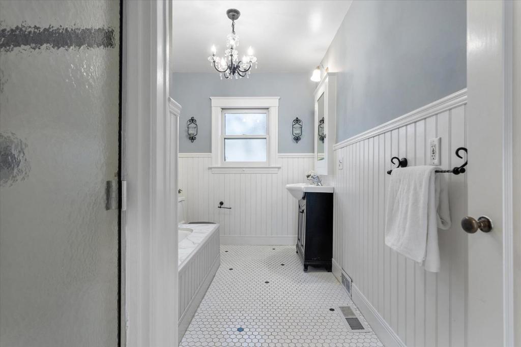 826 Walnut Avenue Property Photo 11