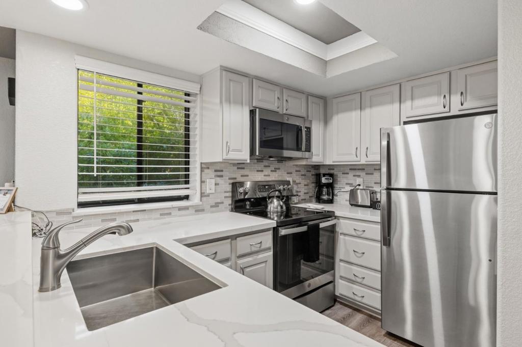 450 Seascape Resort Drive Property Photo 10