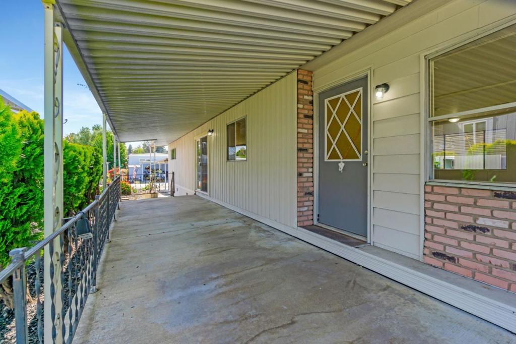 2097 Dalis Garden Drive 79 Property Photo 6