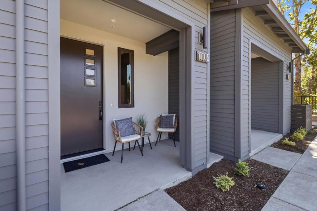 1105 Juana Court Property Photo 1