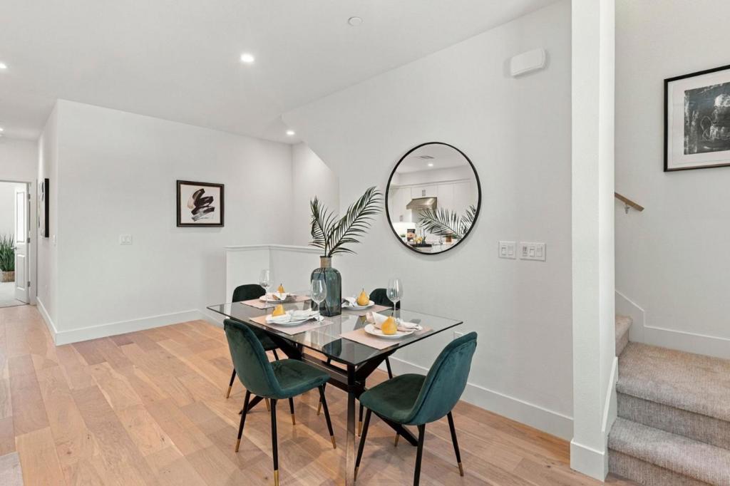1105 Juana Court Property Photo 8
