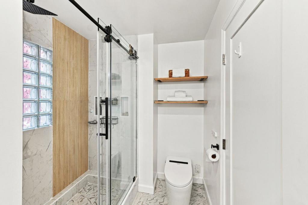 2211 Broderick Street 1 Property Photo 25