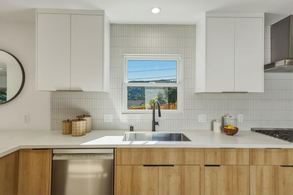 2218 Ewell Road Property Photo 8