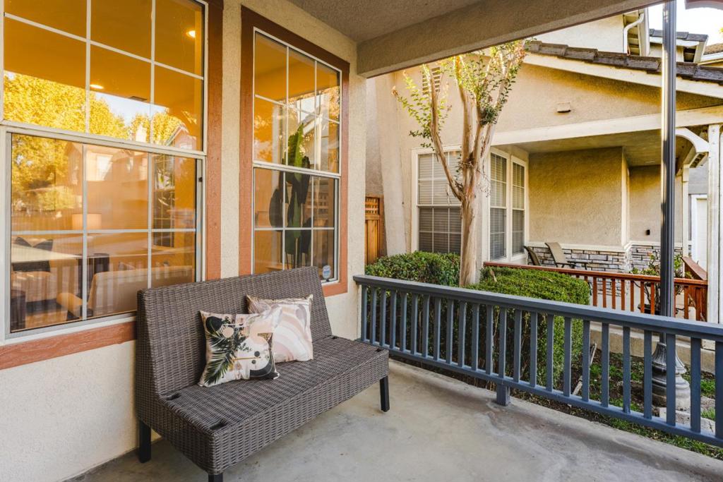 2915 Rubino Circle Property Photo 3