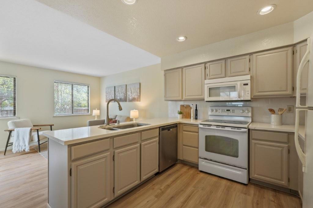 735 E Homestead Road Property Photo 3