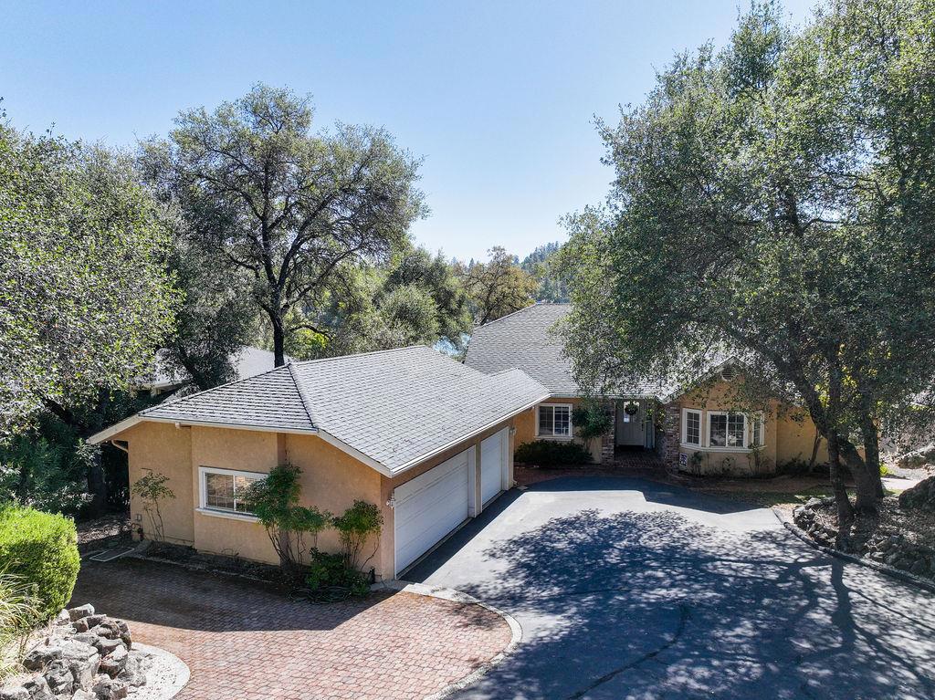 13814 Lake Wildwood Drive Property Photo 2