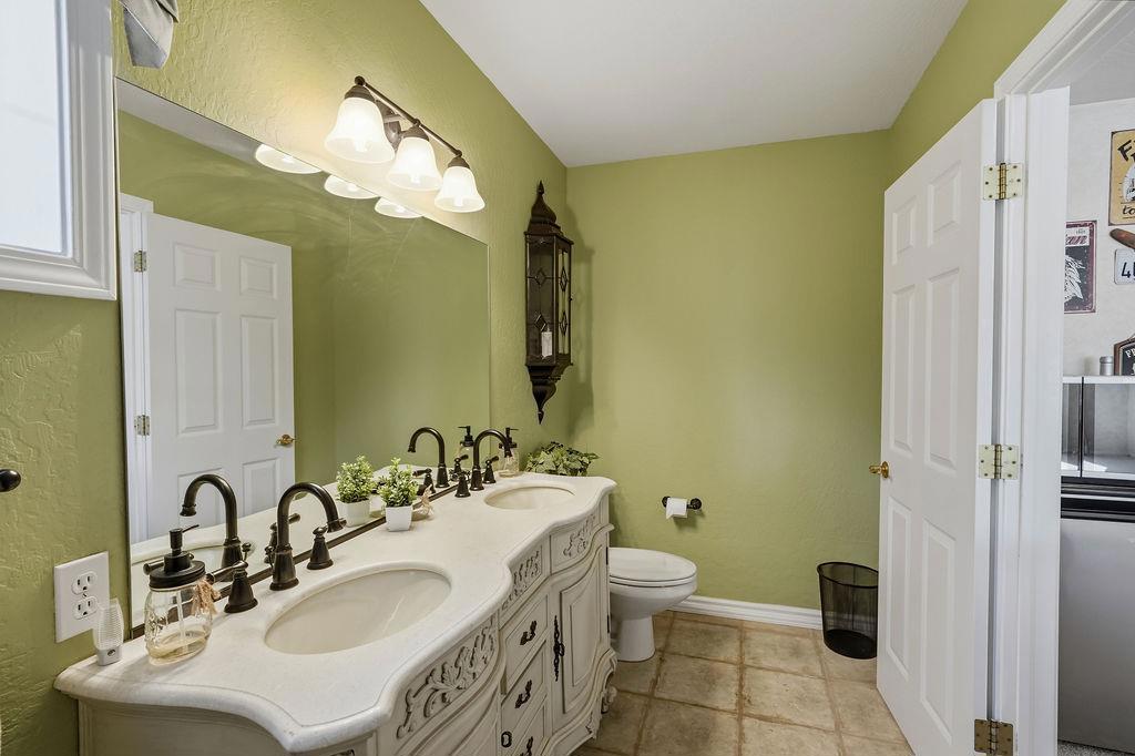 13814 Lake Wildwood Drive Property Photo 29