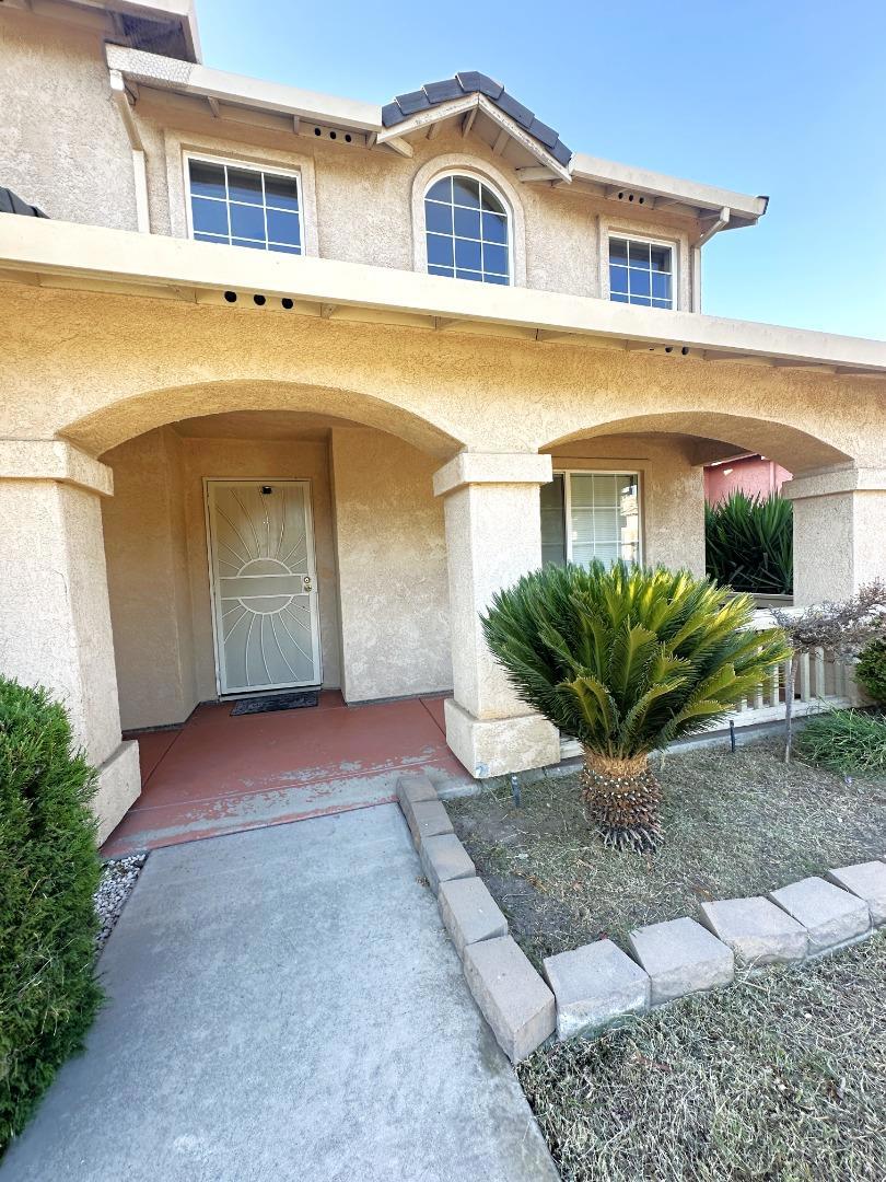 2613 Medinah Court Property Photo 3
