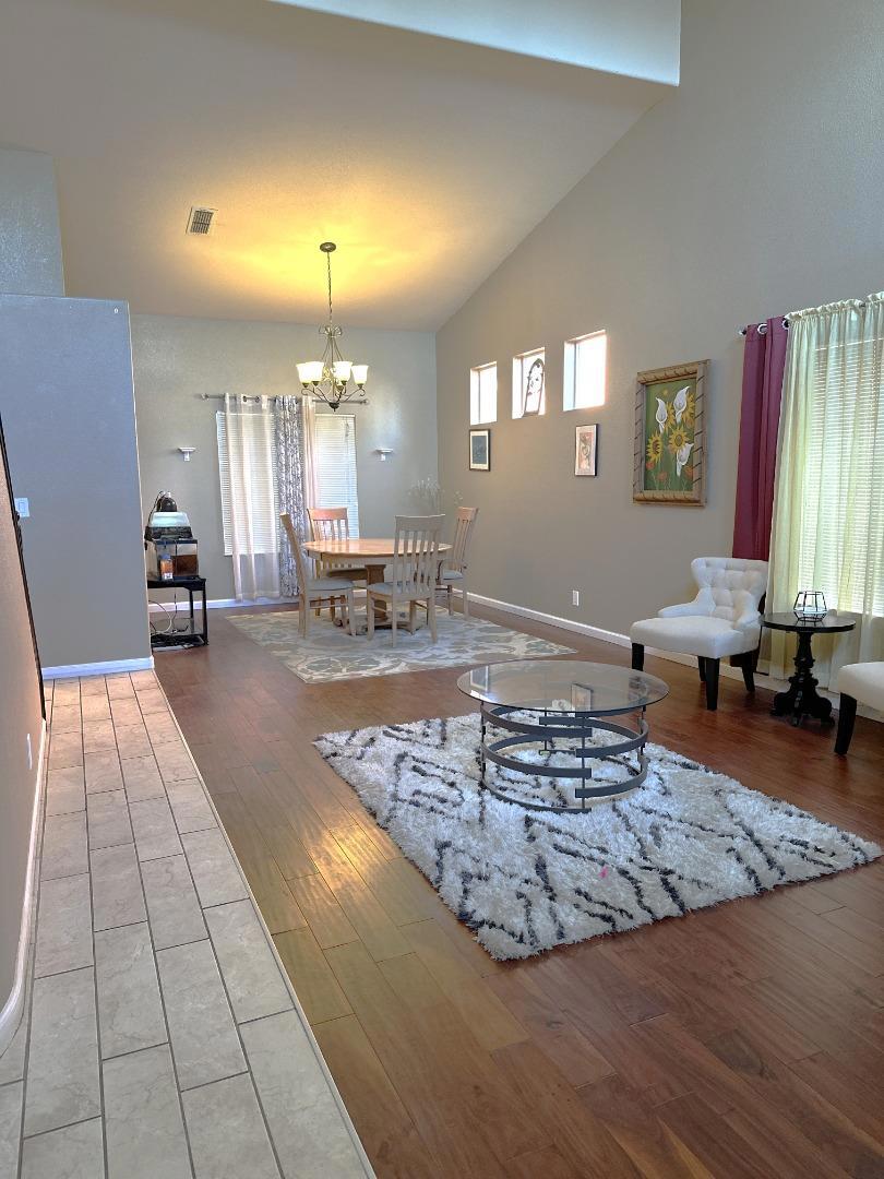 2613 Medinah Court Property Photo 6