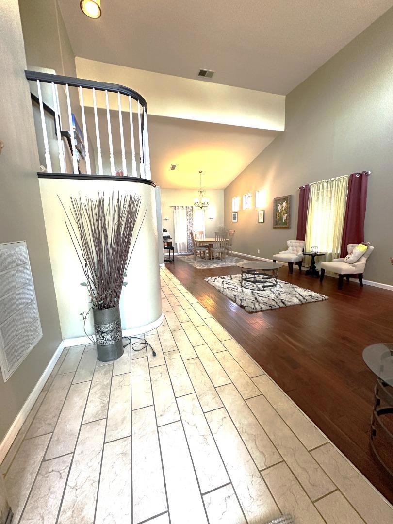 2613 Medinah Court Property Photo 11