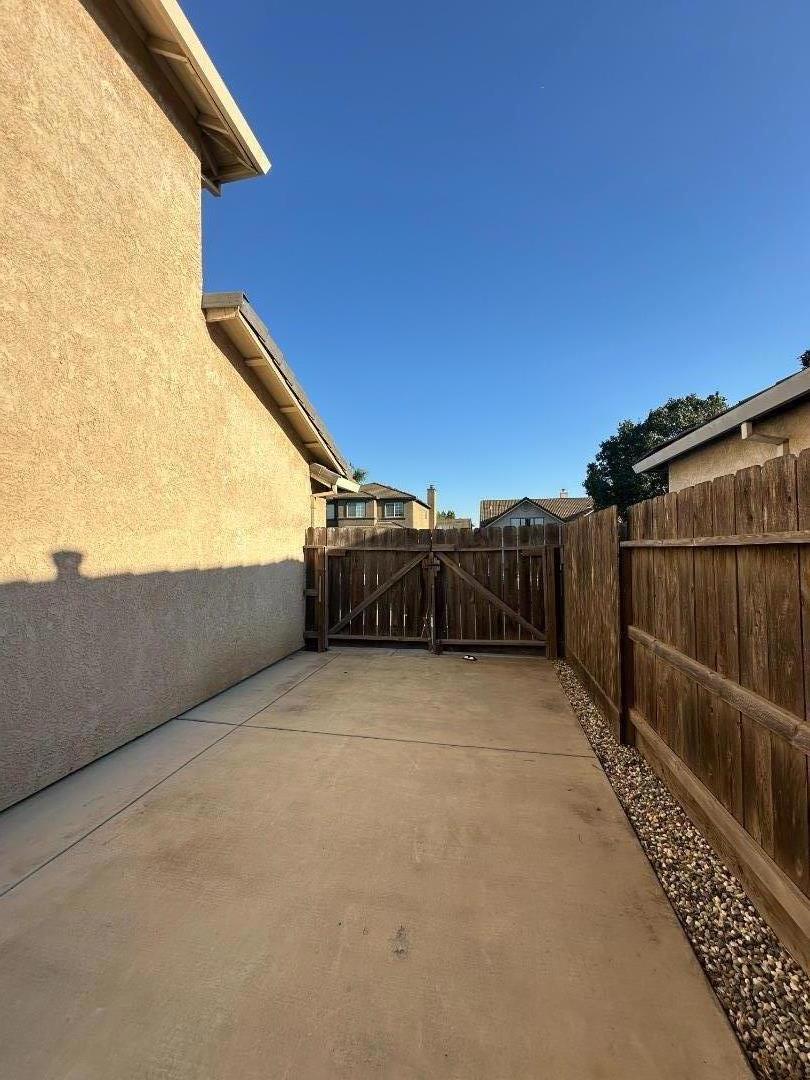 2613 Medinah Court Property Photo 25