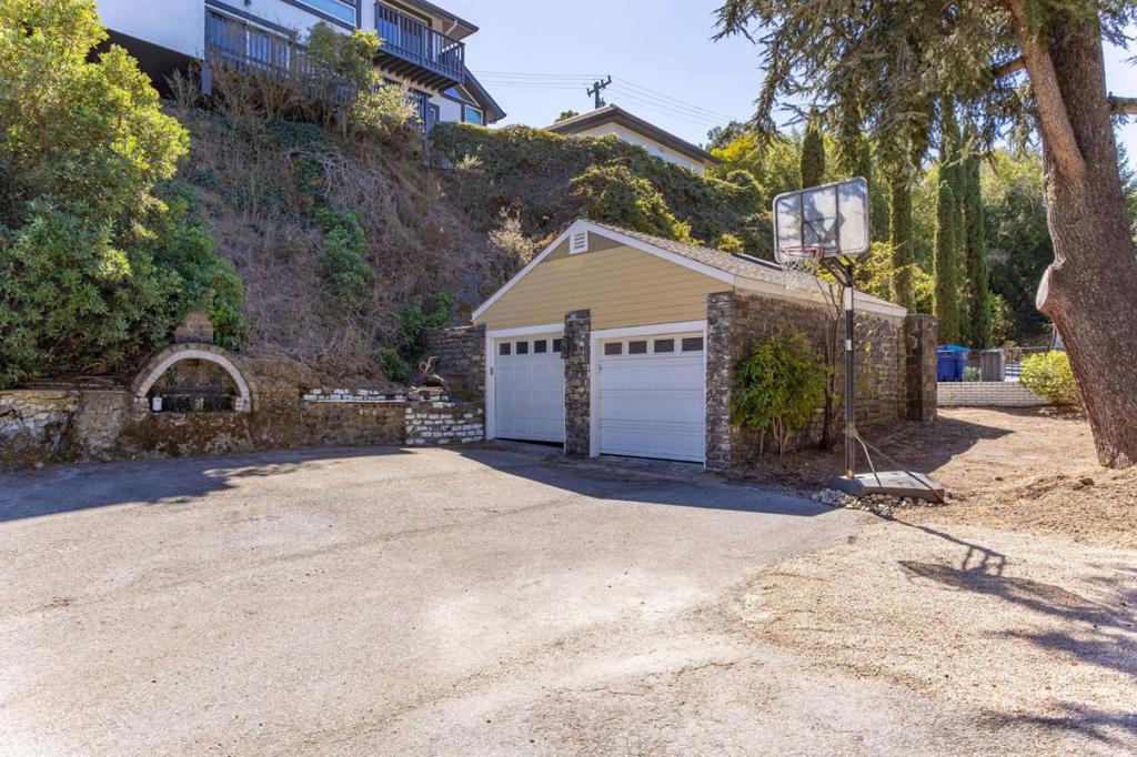 1172 Millbrae Avenue Property Photo 8