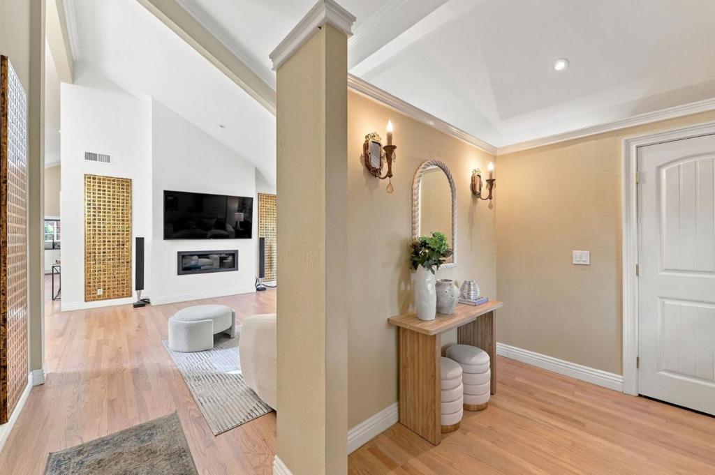 1172 Millbrae Avenue Property Photo 14