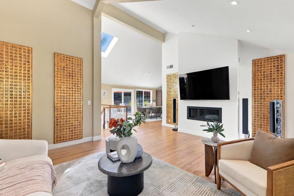 1172 Millbrae Avenue Property Photo 15