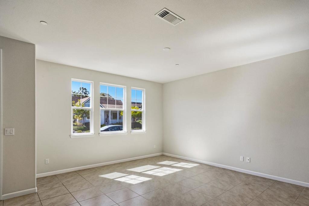 15137 Breckinridge Avenue Property Photo 6