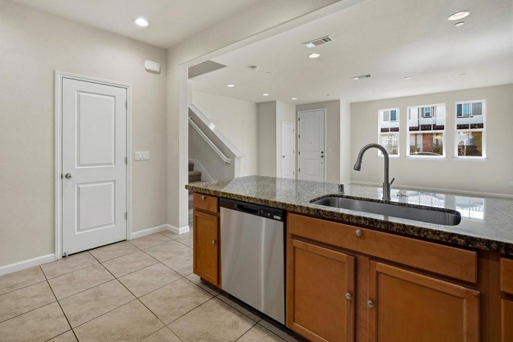 15137 Breckinridge Avenue Property Photo 12