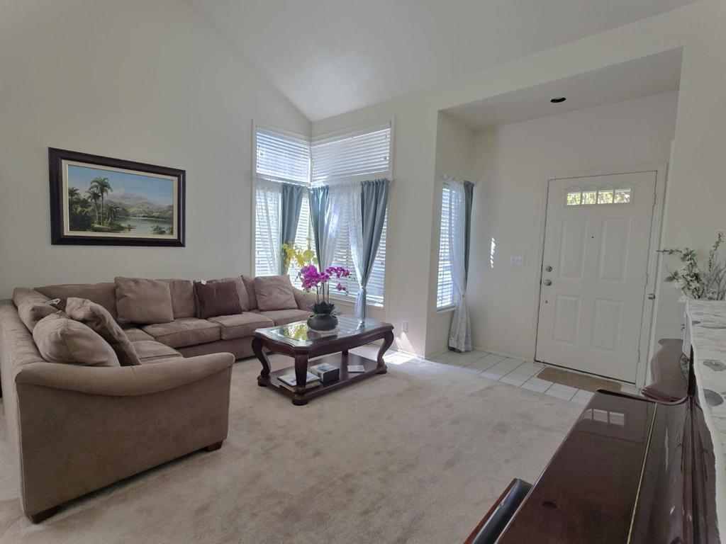 1120 Candlewood Drive Property Photo 5