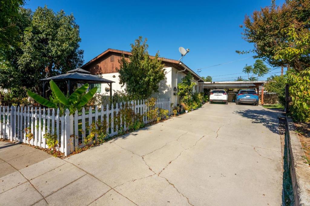 Soni Court Property Photo 27