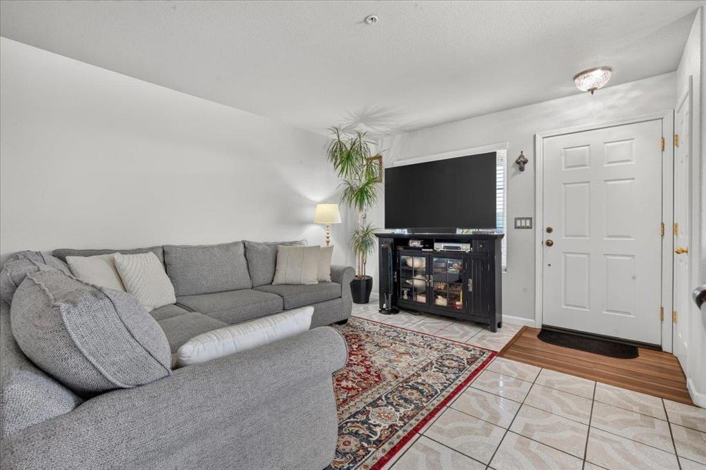 815 Rogge Road Property Photo 4