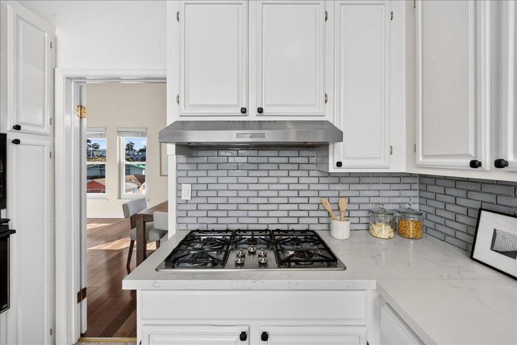 554 Castle Street Property Photo 14