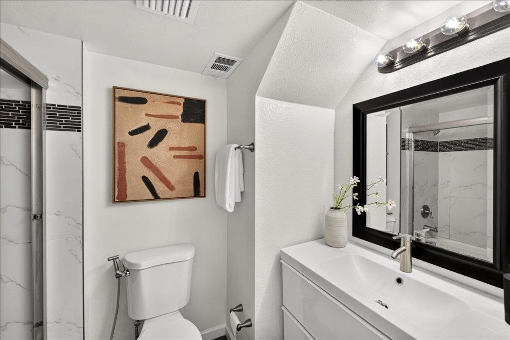 554 Castle Street Property Photo 23