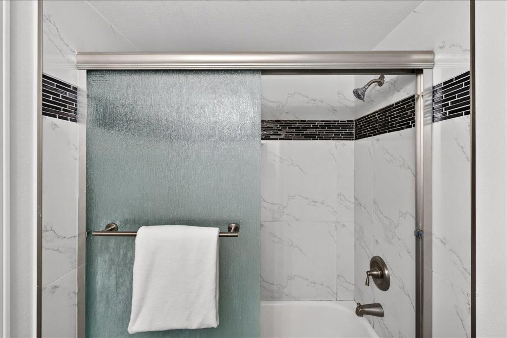 554 Castle Street Property Photo 24