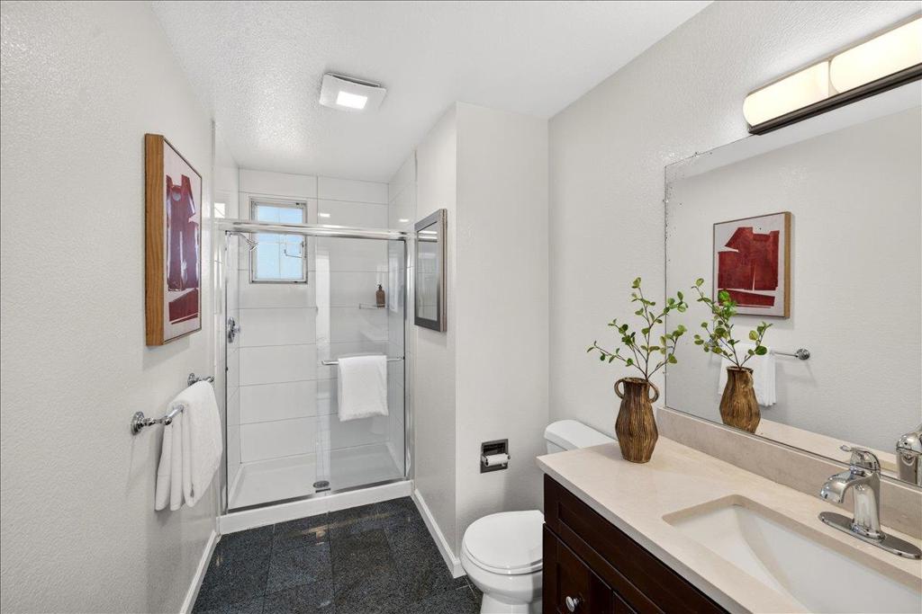 554 Castle Street Property Photo 28
