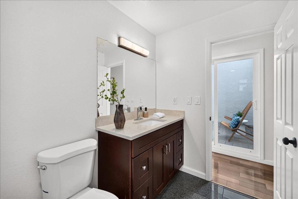 554 Castle Street Property Photo 29