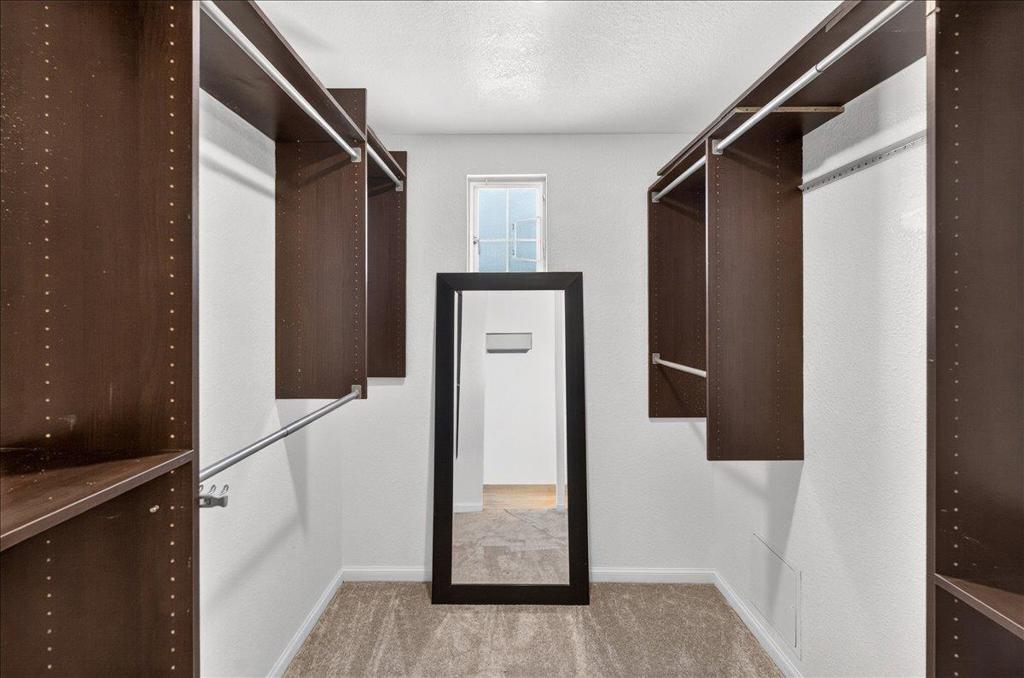 554 Castle Street Property Photo 34