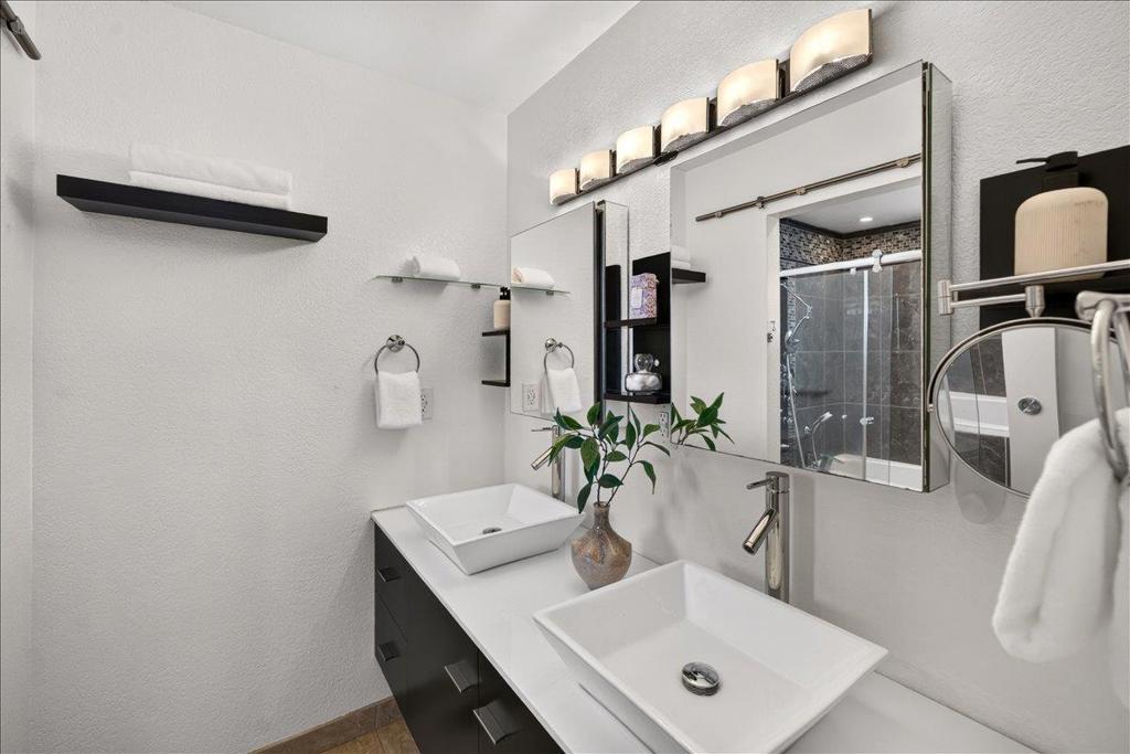 554 Castle Street Property Photo 35