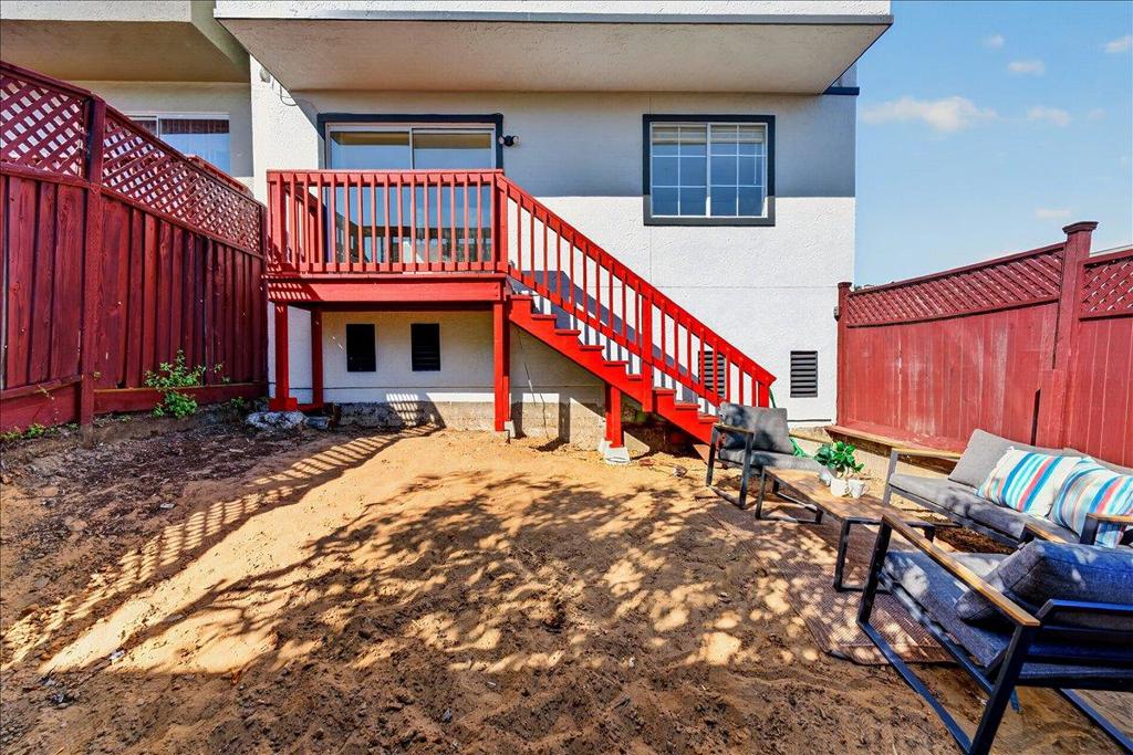 554 Castle Street Property Photo 42