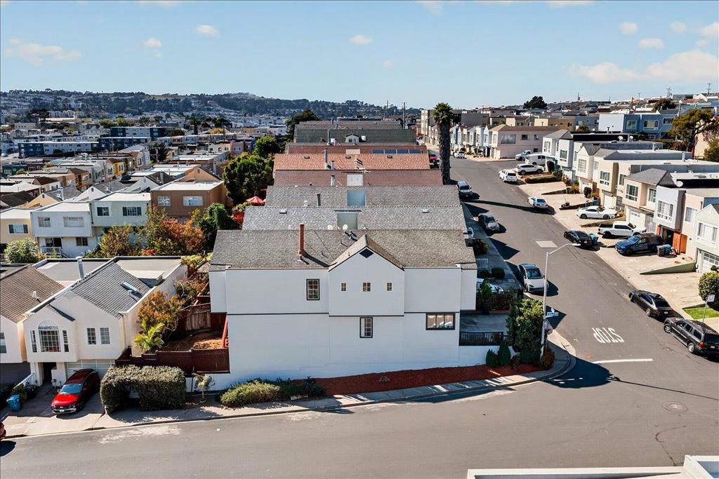 554 Castle Street Property Photo 46