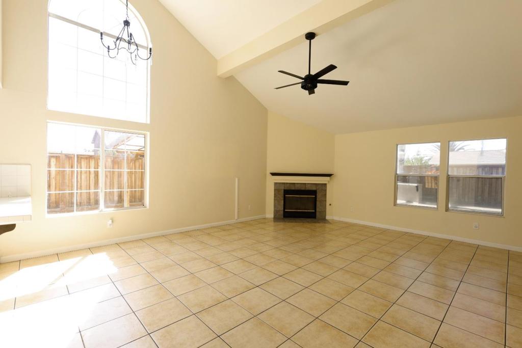 805 El Pinal Lane Property Photo 3
