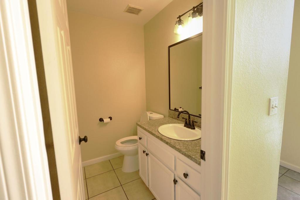 805 El Pinal Lane Property Photo 28