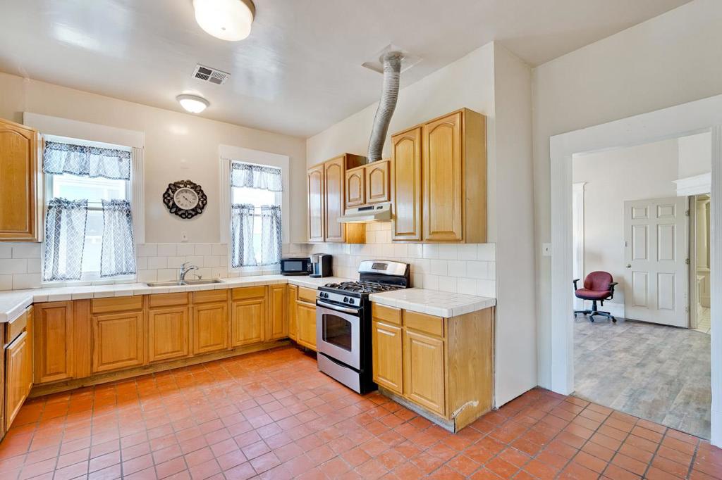 55 Willow Street Property Photo 20
