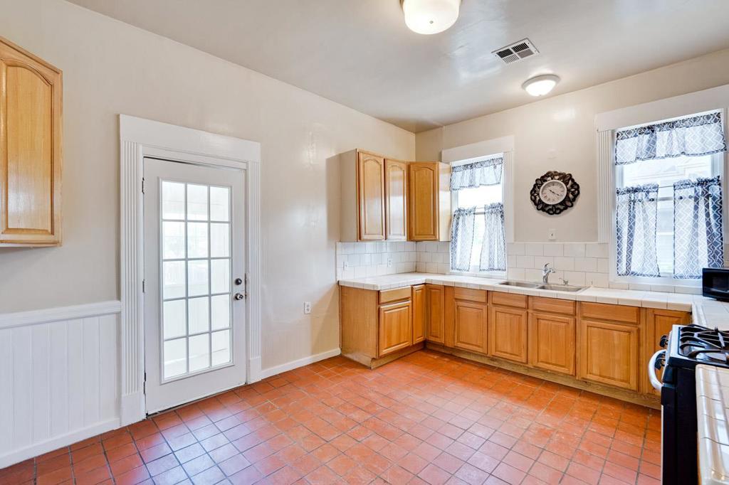 55 Willow Street Property Photo 21