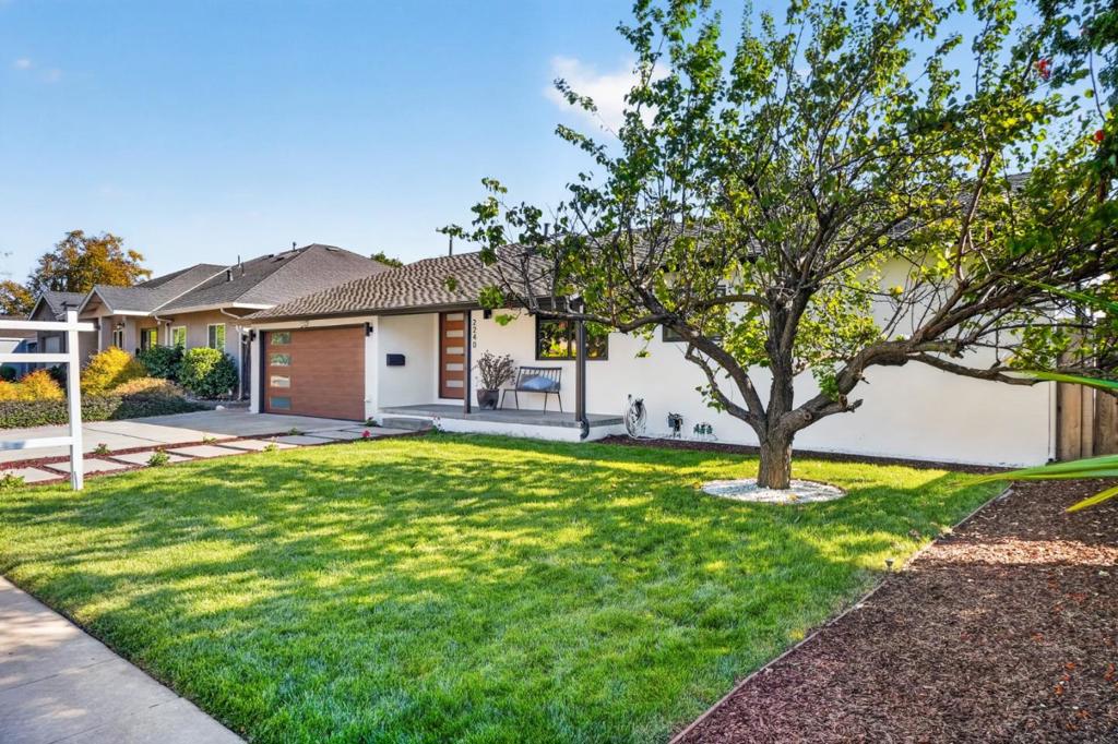 2240 Boxwood Drive Property Photo 48