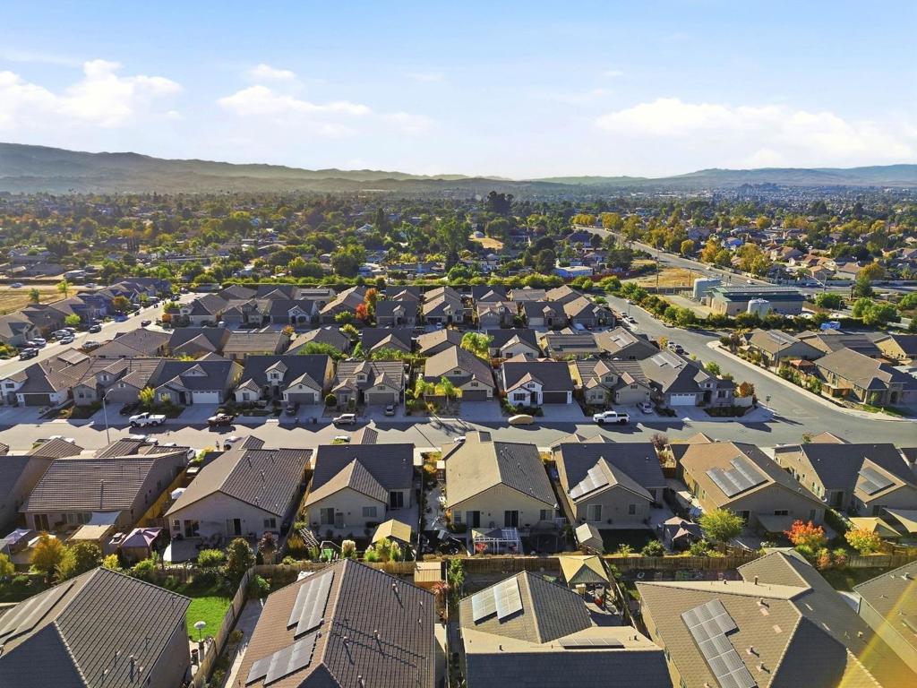 ML82063484 Property Photo 47
