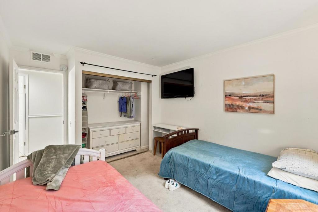 3358 Brittan Avenue 6 Property Photo 10