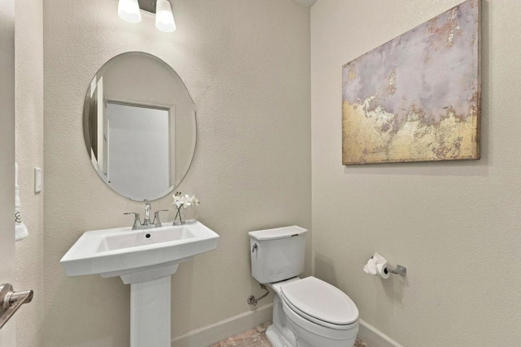 553 Clover Circle Property Photo 18