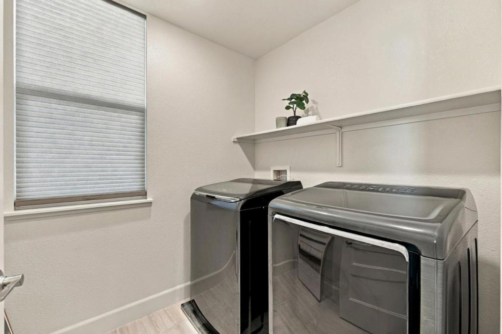 553 Clover Circle Property Photo 25