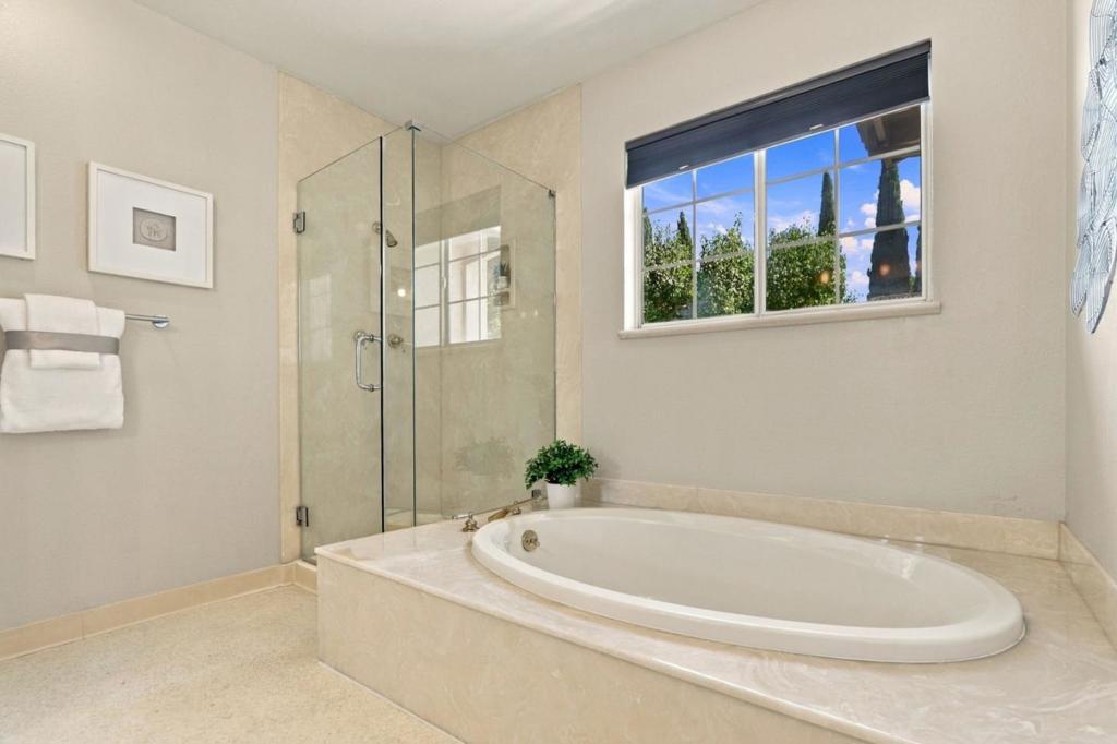 432 Bella Corte Property Photo 28