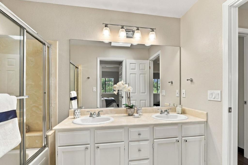 432 Bella Corte Property Photo 30